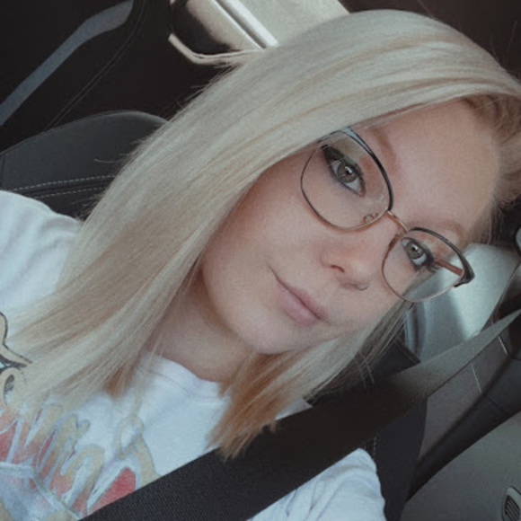 Meet your Posher, Riona - Picture 1 of 1